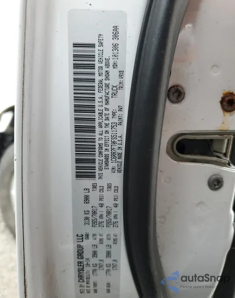 2015 Ram 1500 St z USA, uszkodzony, nr VIN 1C6RR7FT0FS511753